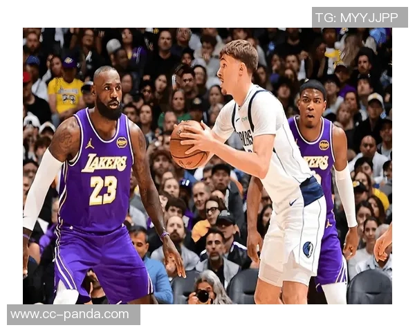 浓眉称赞弗拉格天赋出众将负责防守KD和巴特勒等顶尖侧翼球员